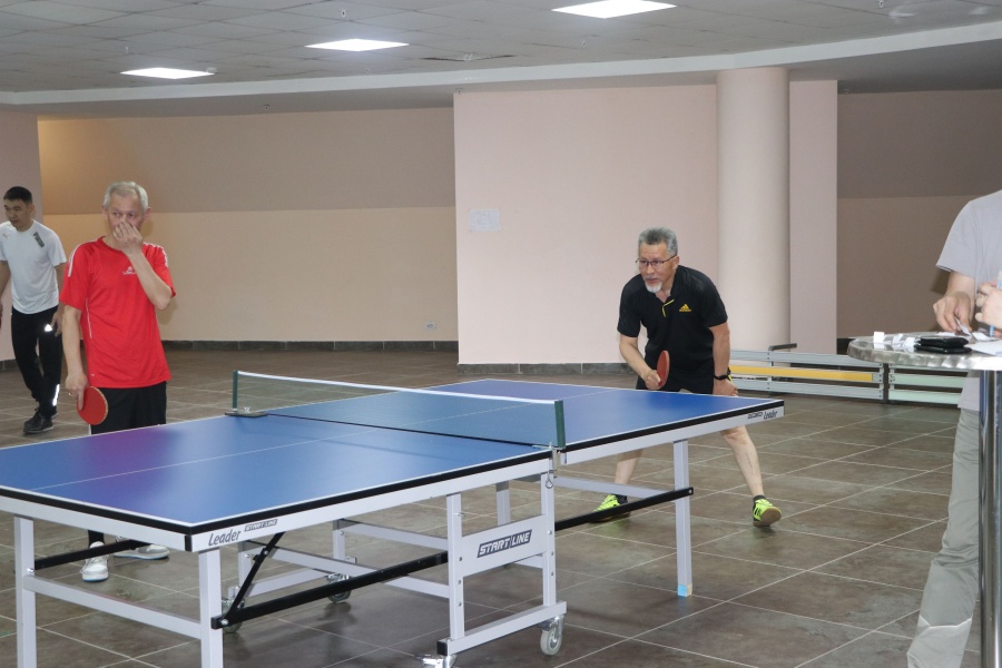 Кәсіпорын қызметкерлері арасындағы үстел теннисінен Турнир
